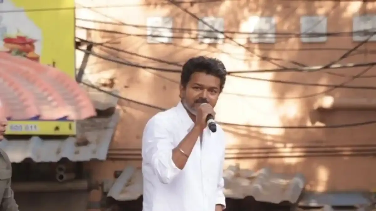 புதுச்சேரிக்கு மாநில அந்தஸ்து கோரிக்கை இப்போ வர ரெண்டு கவர்மெண்டும் கண்டுக்கல - விஜய்!